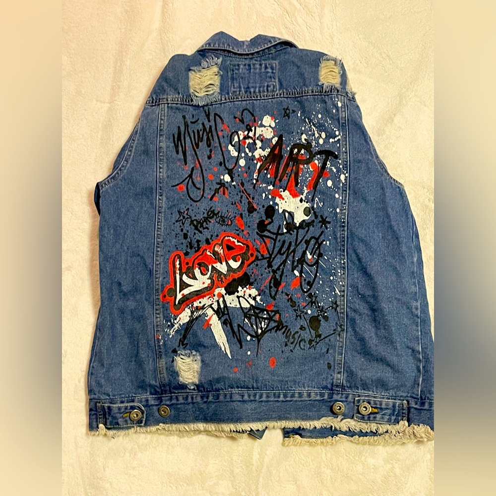 The Style Between Us S/M Denim Jacket